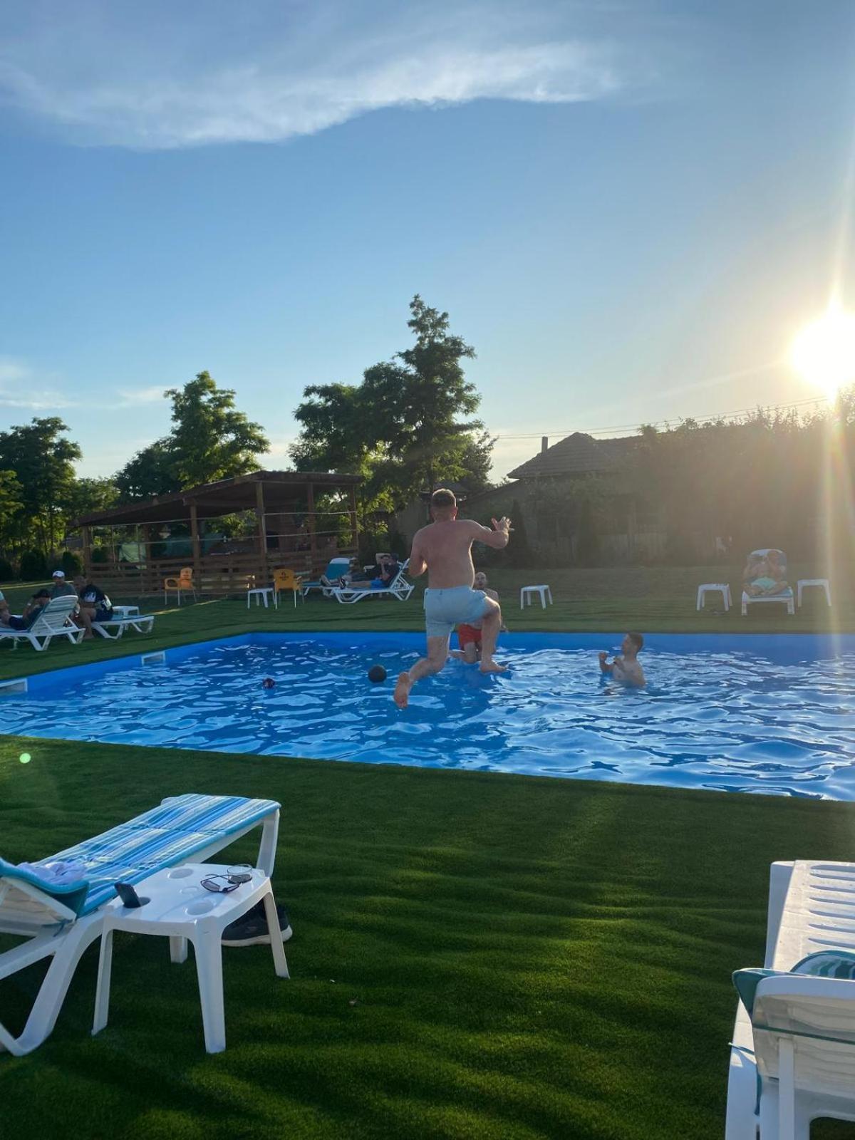 Pensiunea Paradiso Sarinasuf Bagian luar foto