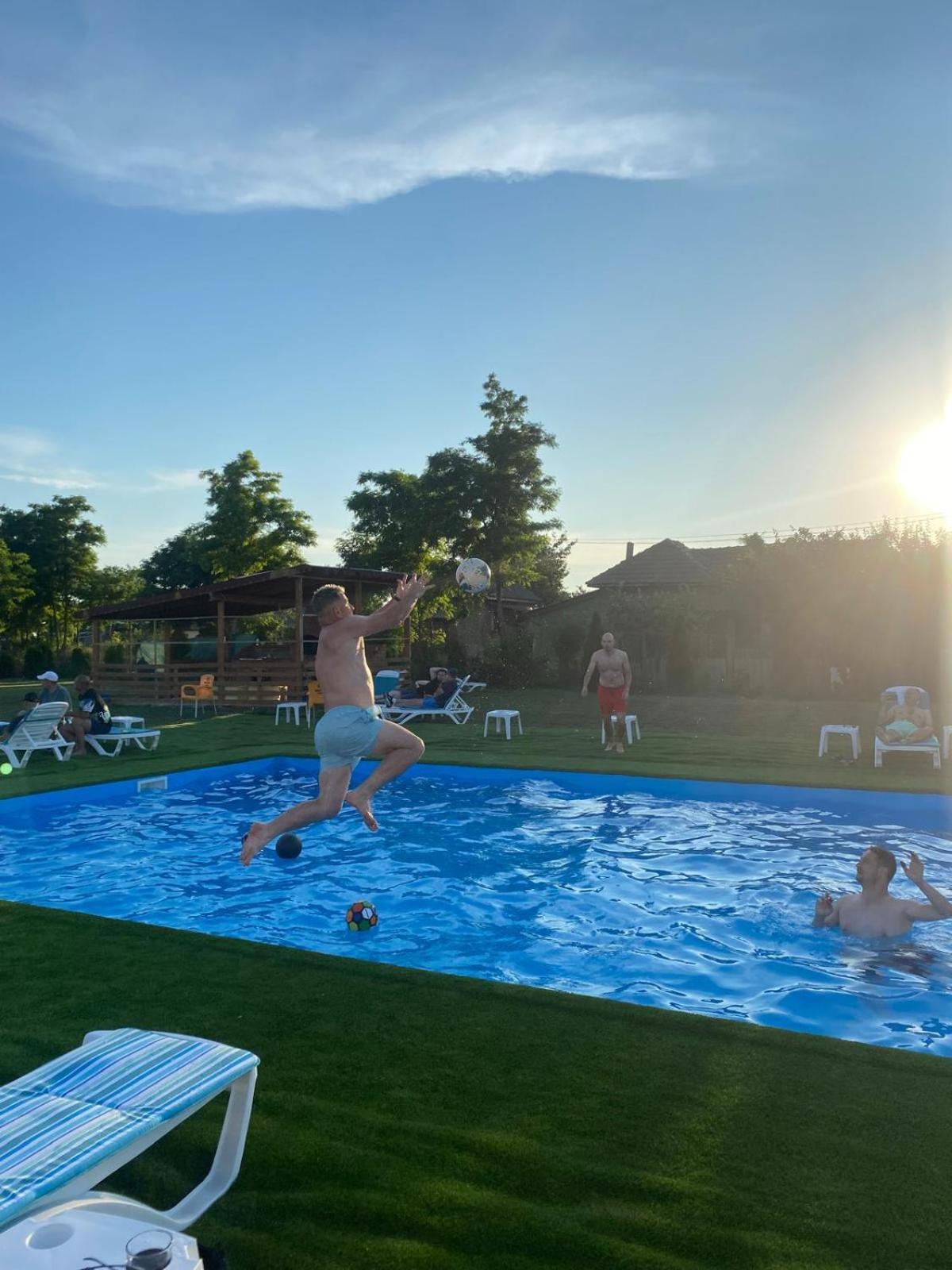 Pensiunea Paradiso Sarinasuf Bagian luar foto